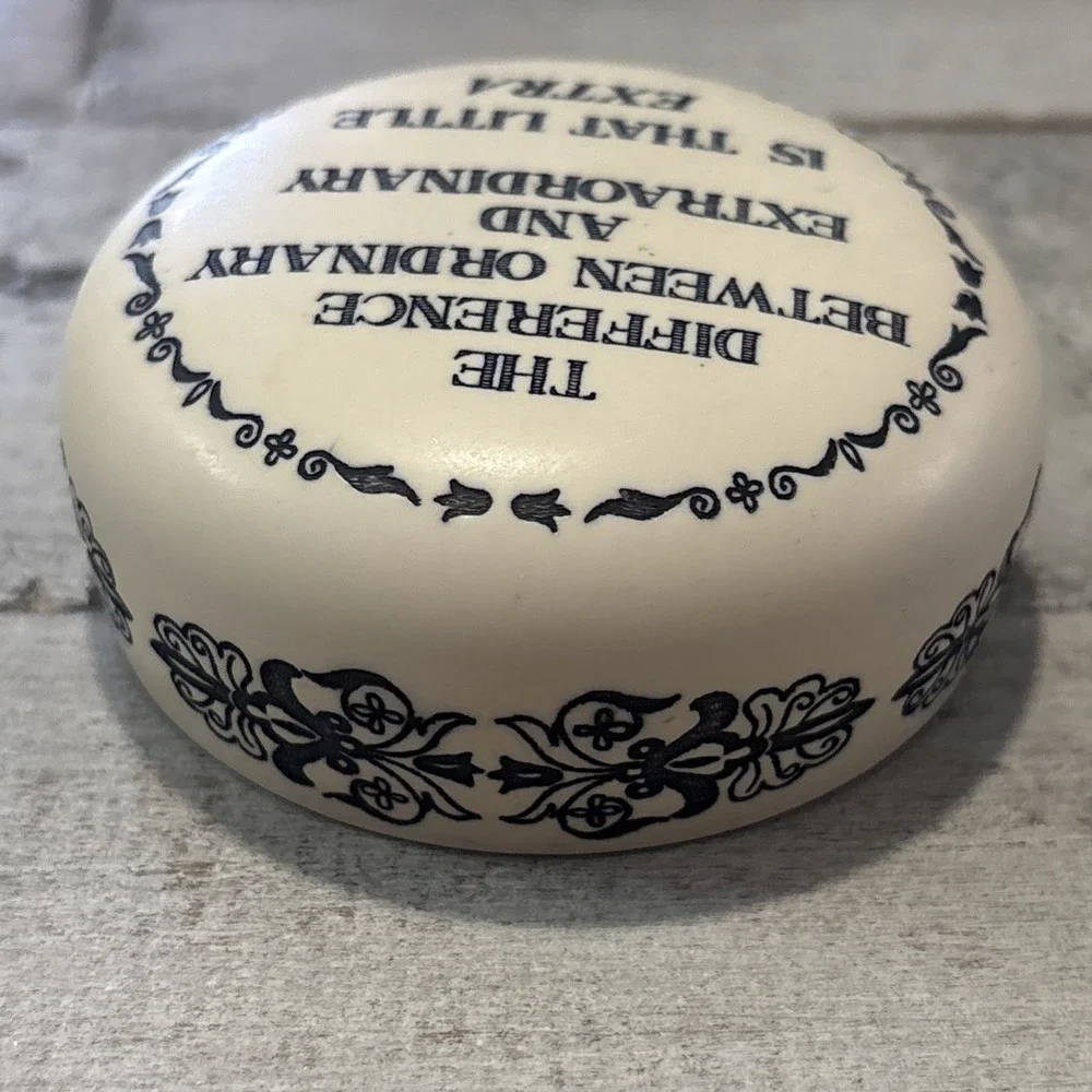 Baekgaard paper weight